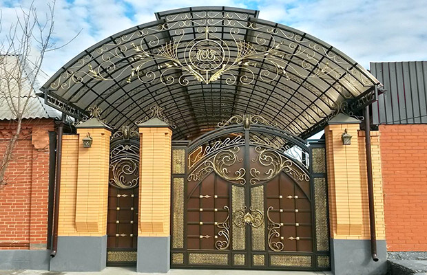 Купить или заказать ворота для дома с навесом - стильные и надежные решения для вашего участка в Медногорске от 41793 руб | ВоротМастер-Мдн